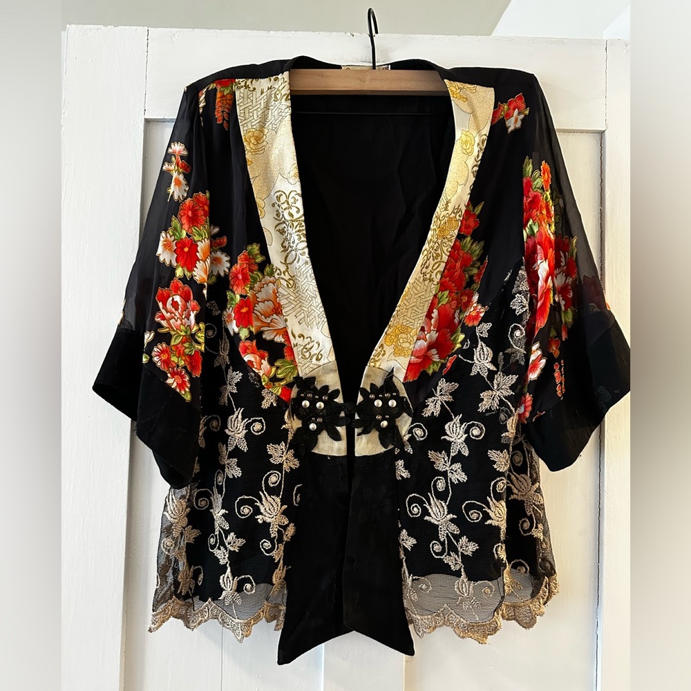 Vintage Floral Embroidered Black Kimono Jacket